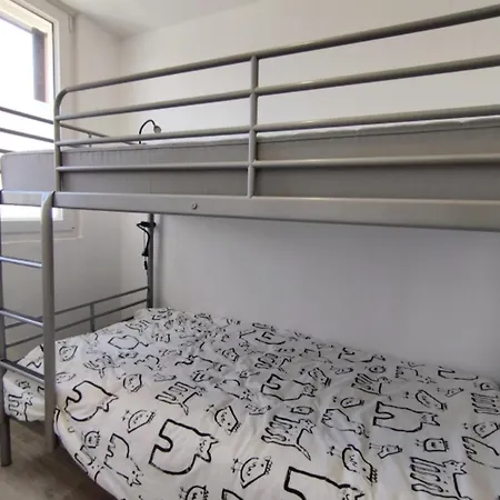 Apartment T3 Avec Climatisation Et Parking, Proche Plage, 4 Pers, Narbonne-plage - Fr-1-795-65 *