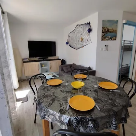 T3 Avec Climatisation Et Parking, Proche Plage, 4 Pers, Narbonne-plage - Fr-1-795-65 * Narbonne